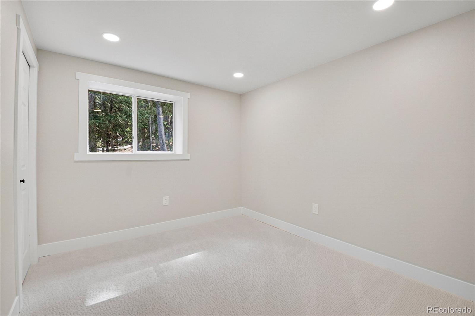 1189 Lodgepole Drive