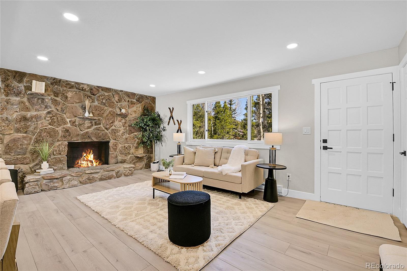 1189 Lodgepole Drive