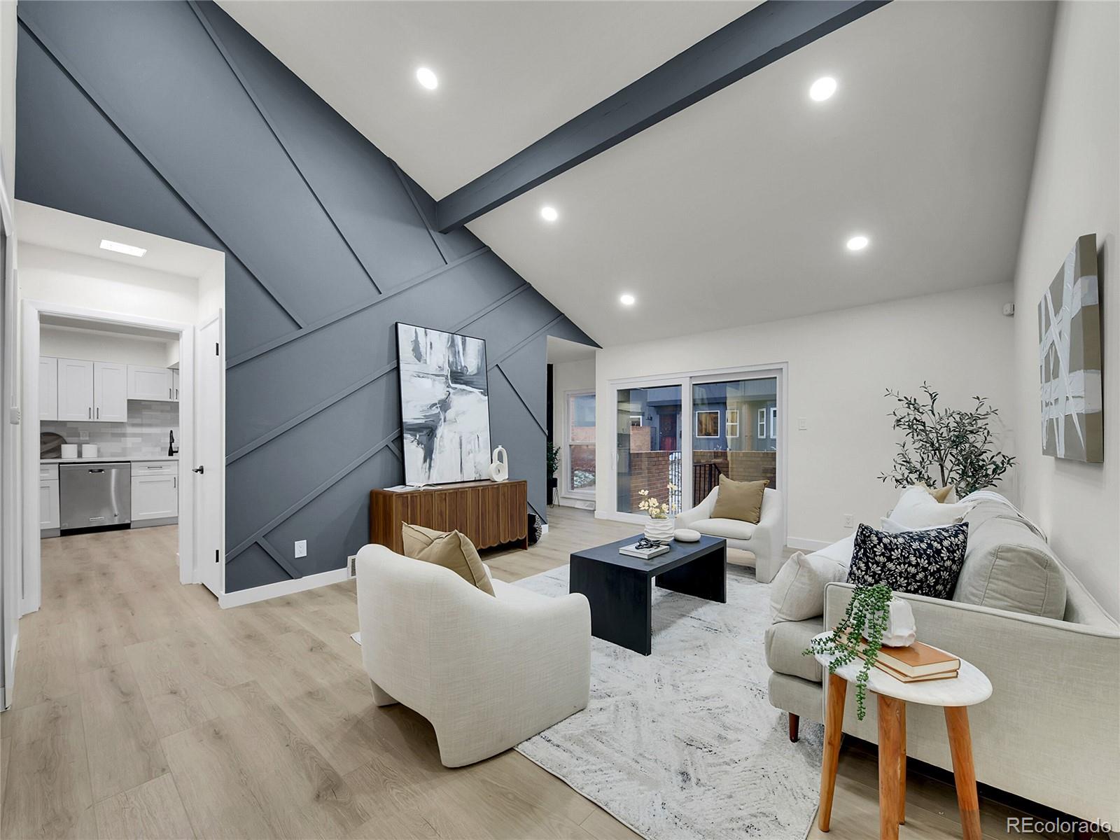 3532 S HillCrest Drive Unit: #2