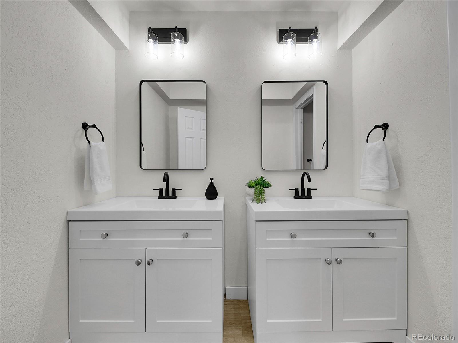 3532 S HillCrest Drive Unit: #2