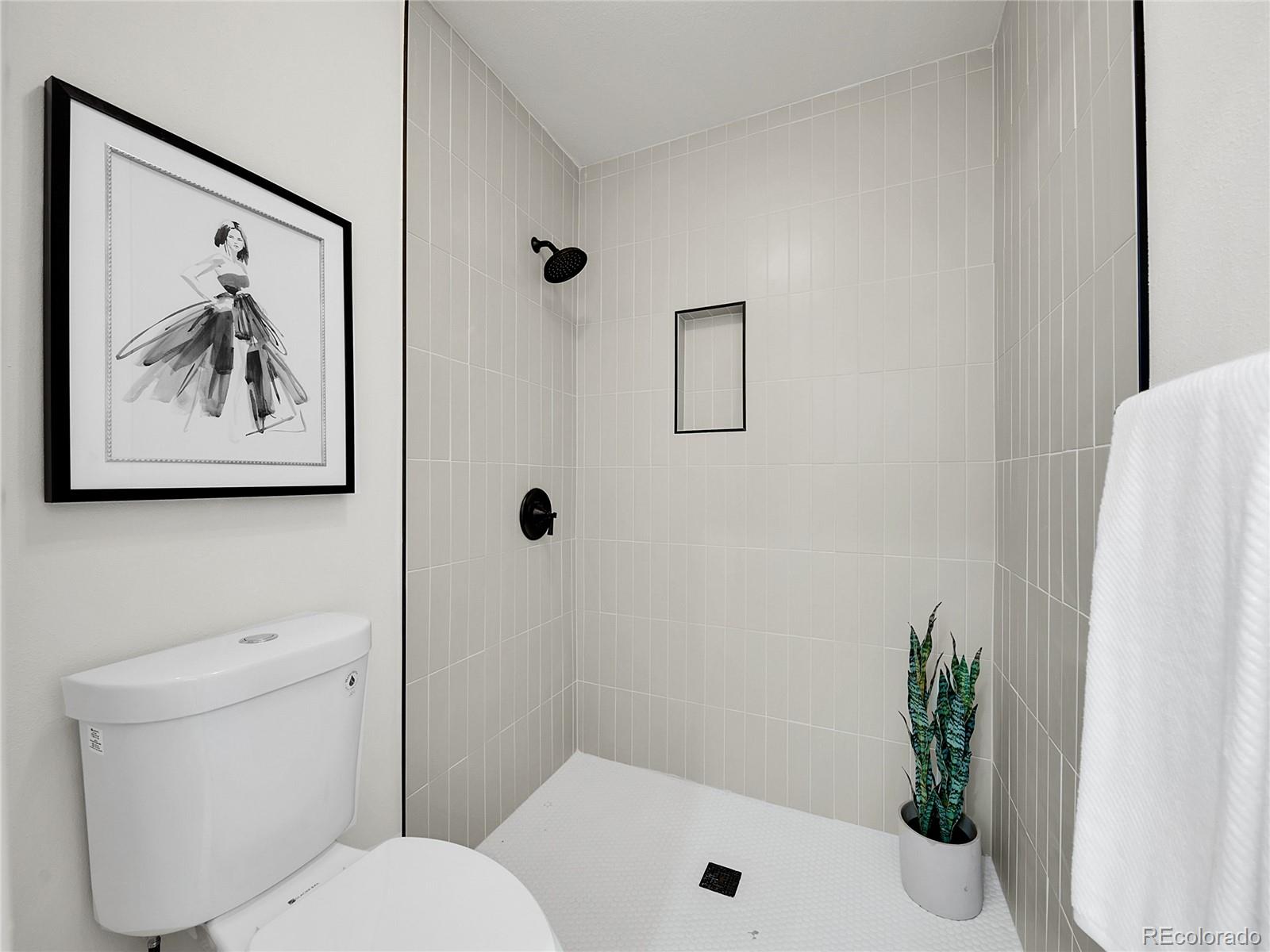 3532 S HillCrest Drive Unit: #2