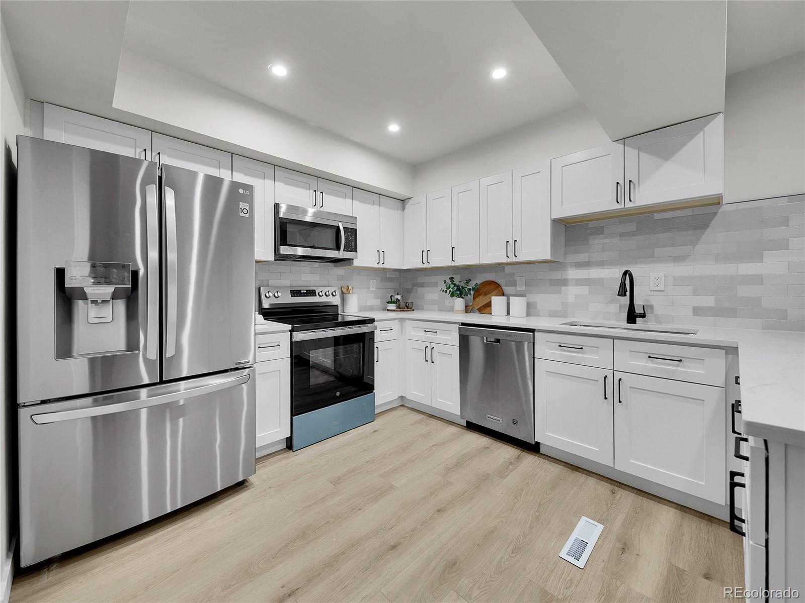 3532 S HillCrest Drive Unit: #2