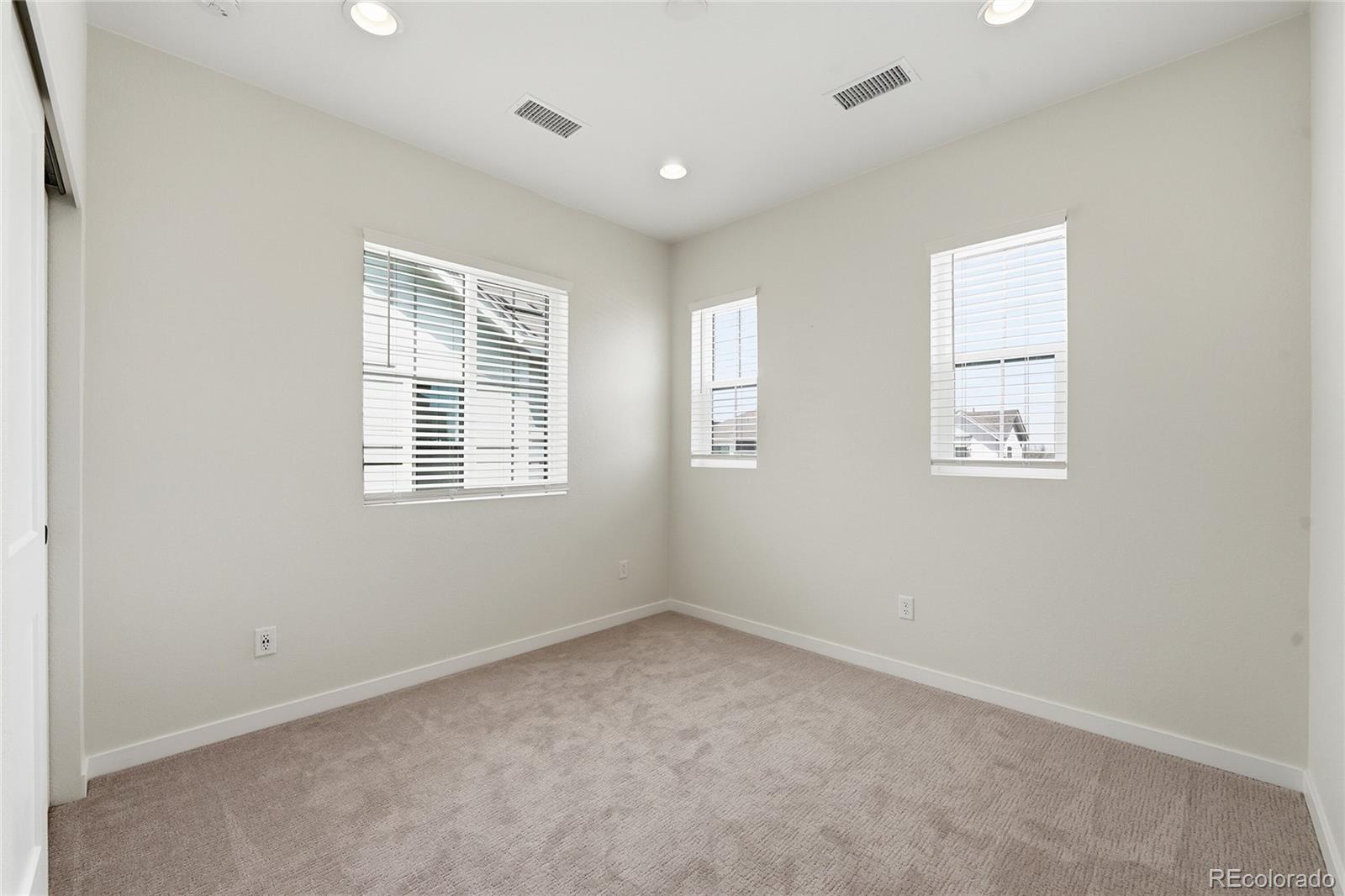 8952 Bellsong Circle