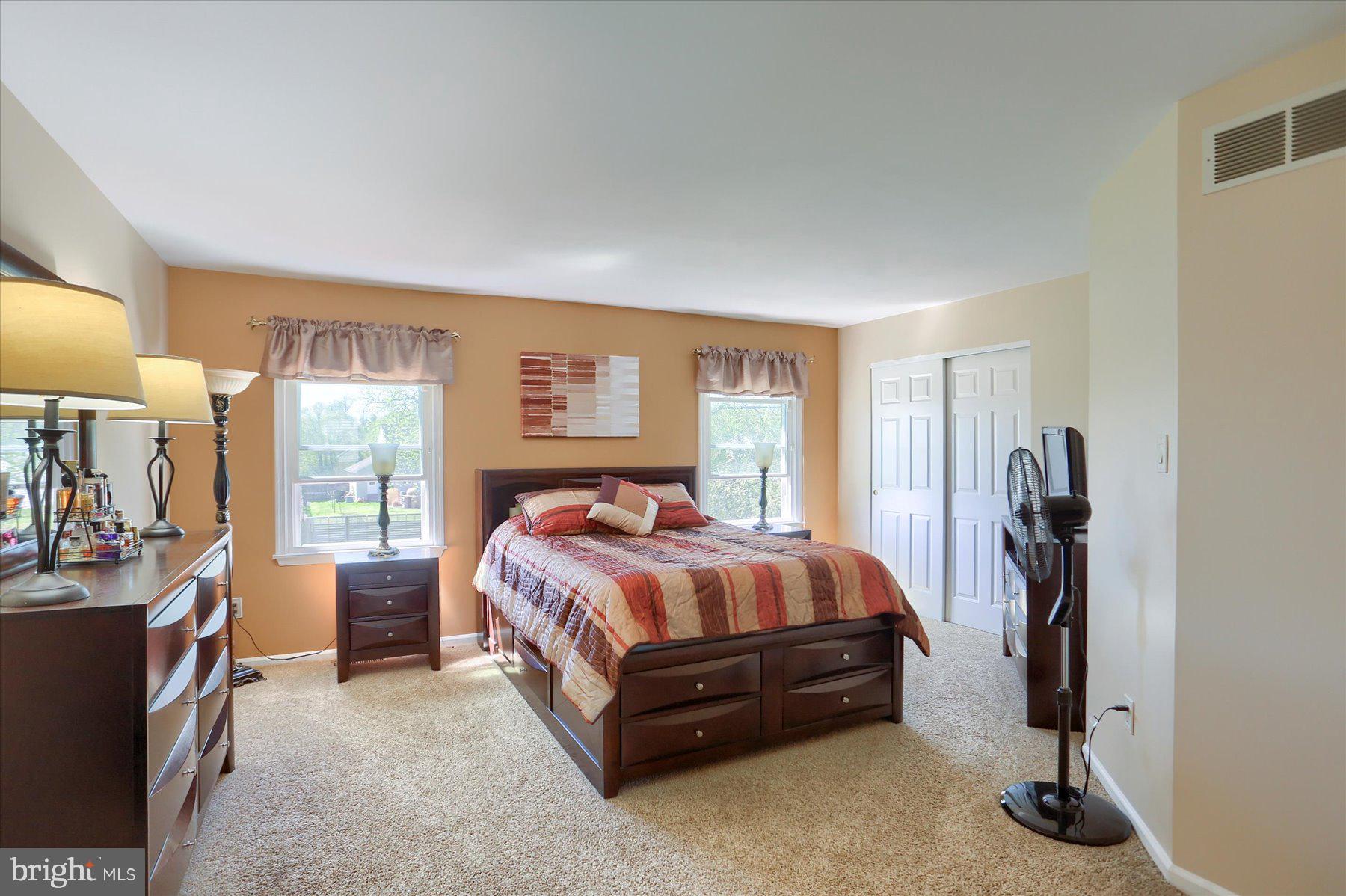 580 S Mount Vernon Cir