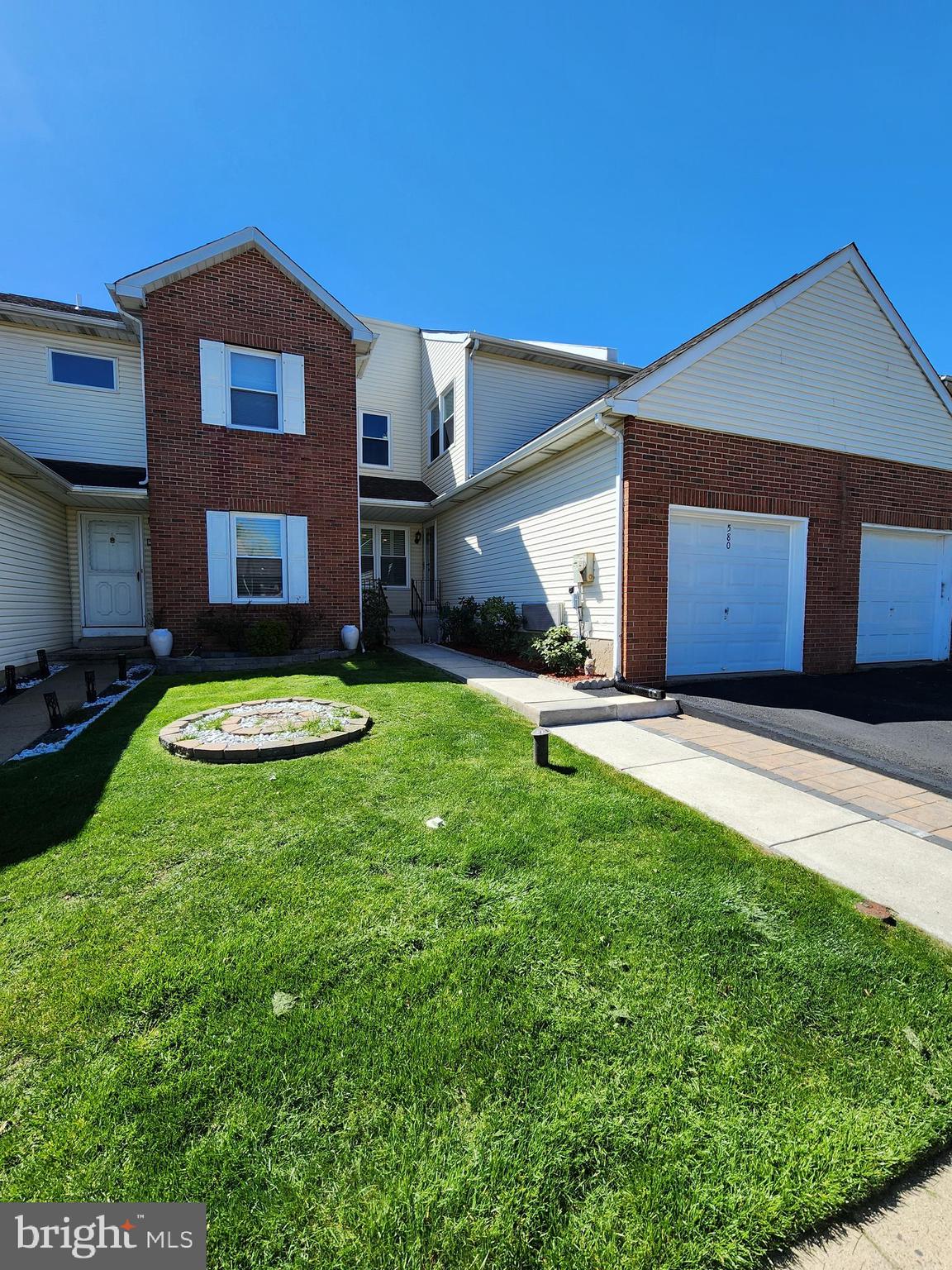 580 S Mount Vernon Cir