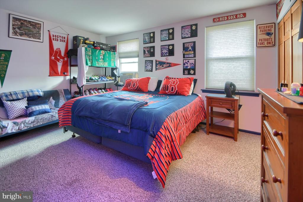 6525 Lexington Ct