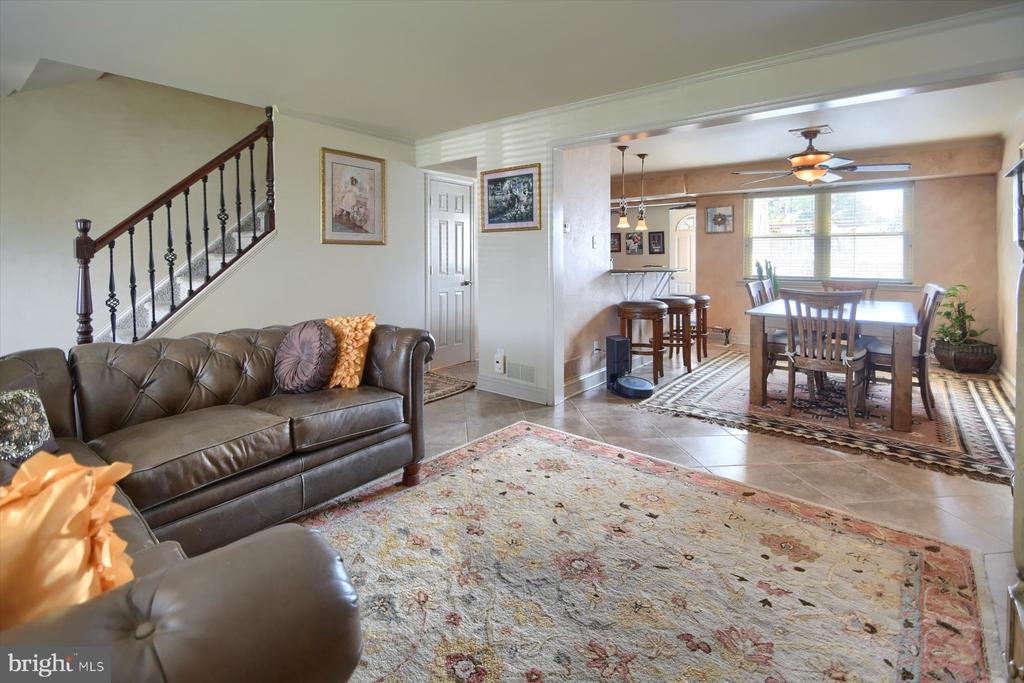 6525 Lexington Ct