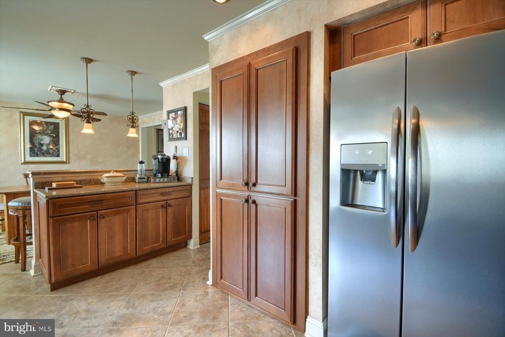 6525 Lexington Ct
