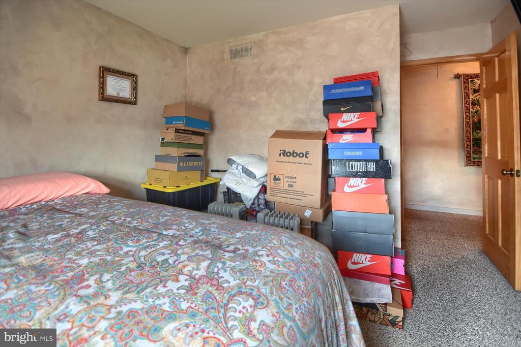 6525 Lexington Ct