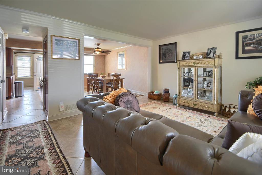 6525 Lexington Ct