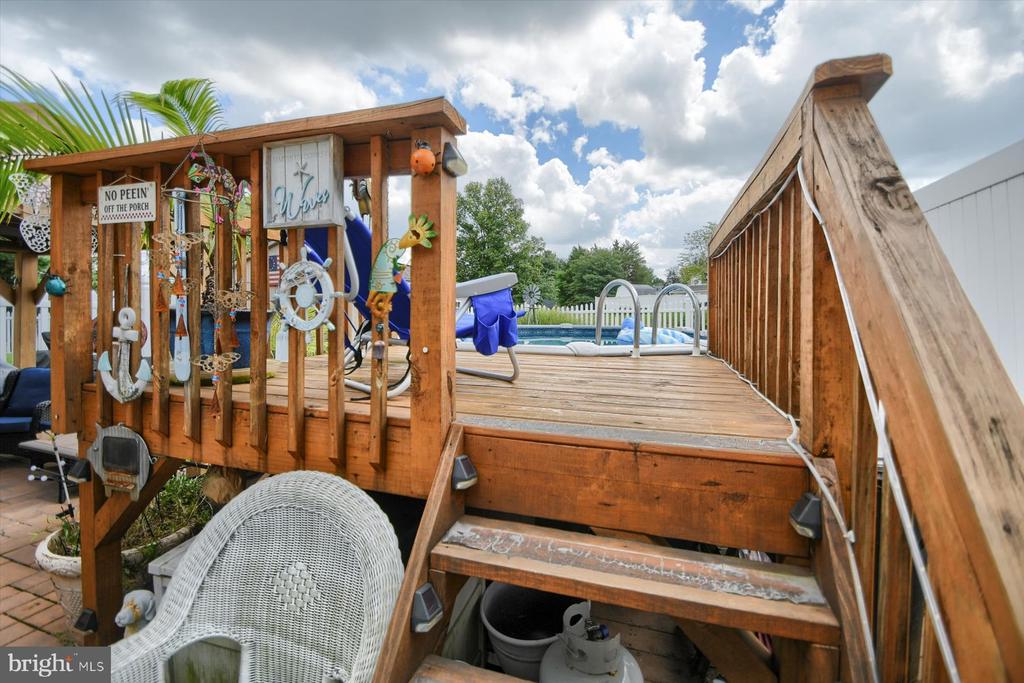 6525 Lexington Ct