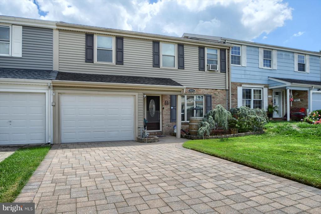 6525 Lexington Ct