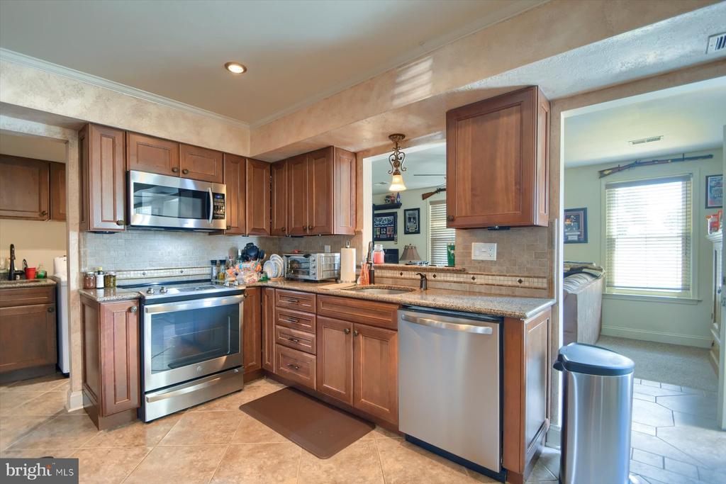6525 Lexington Ct