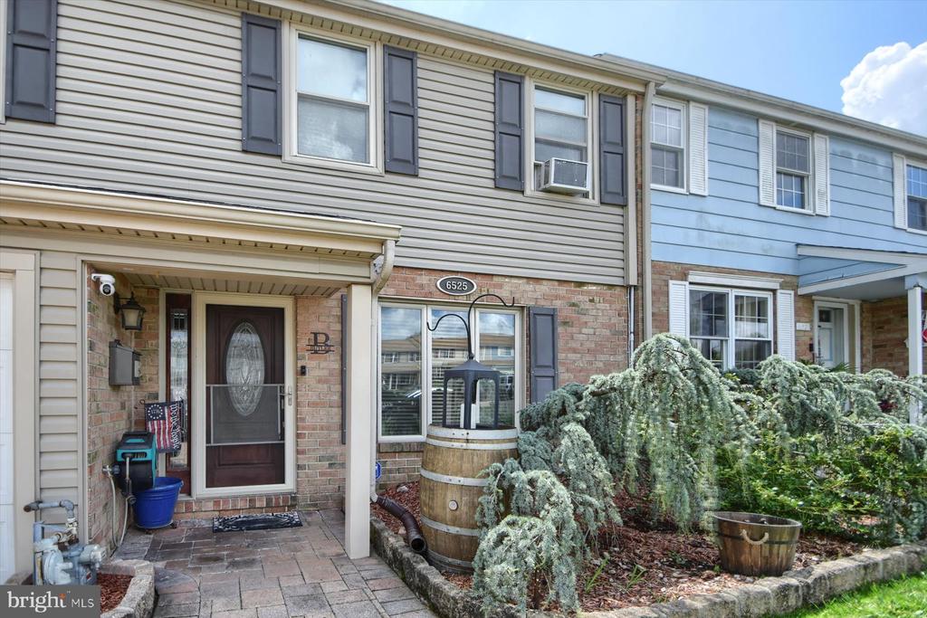 6525 Lexington Ct