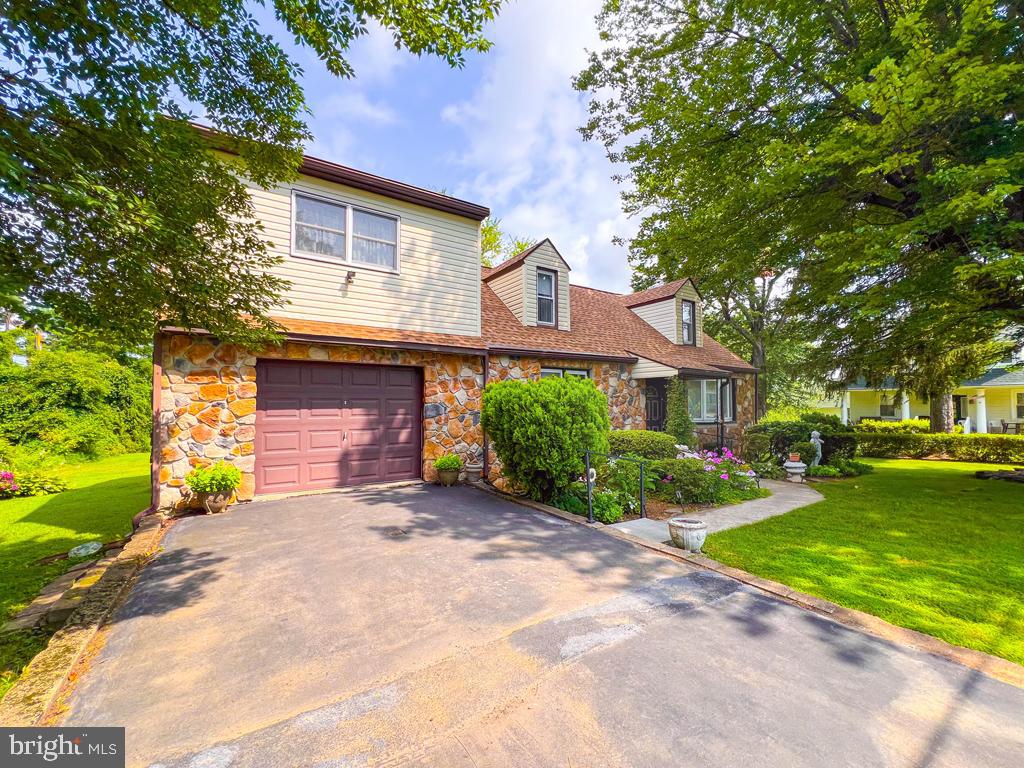 4546 Summit Ln
