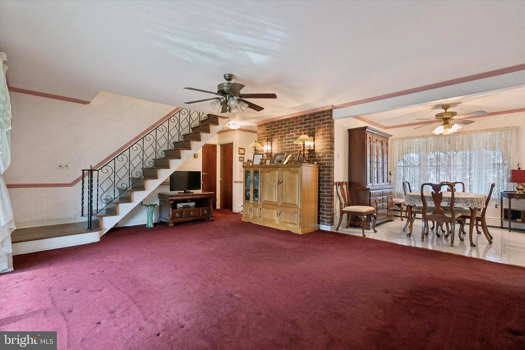 30 WHITEWOOD DRIVE