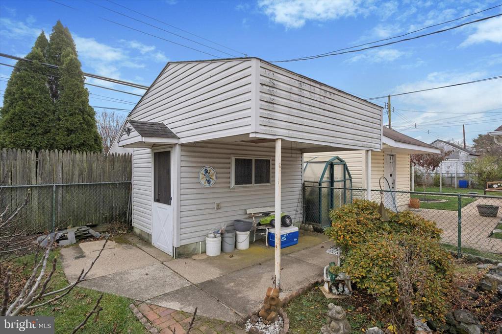 30 WHITEWOOD DRIVE