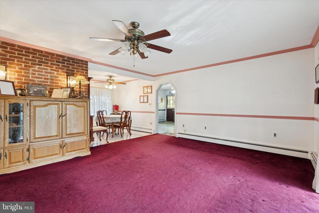30 WHITEWOOD DRIVE