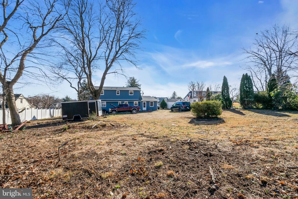 5042 HILLSIDE