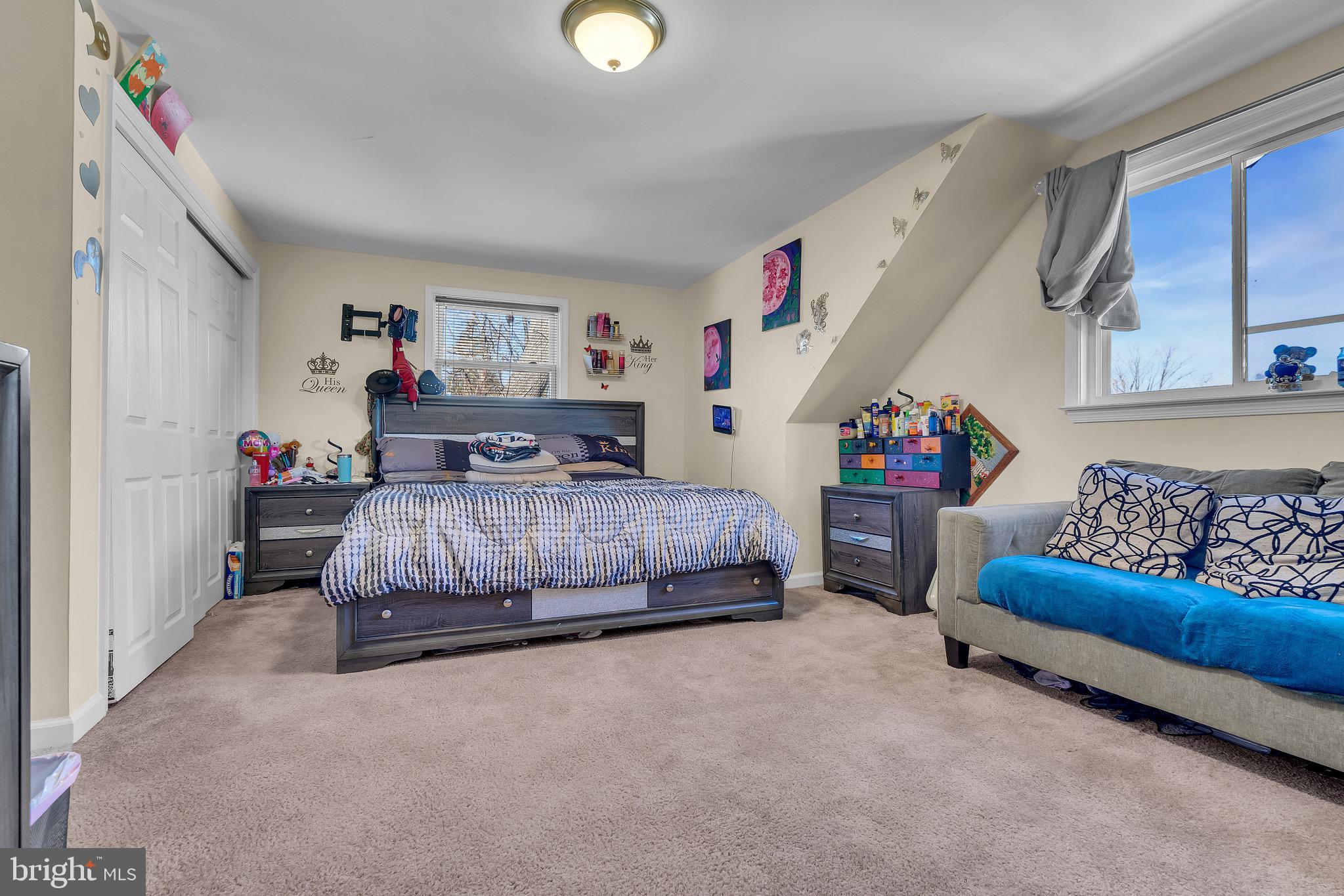 5042 HILLSIDE