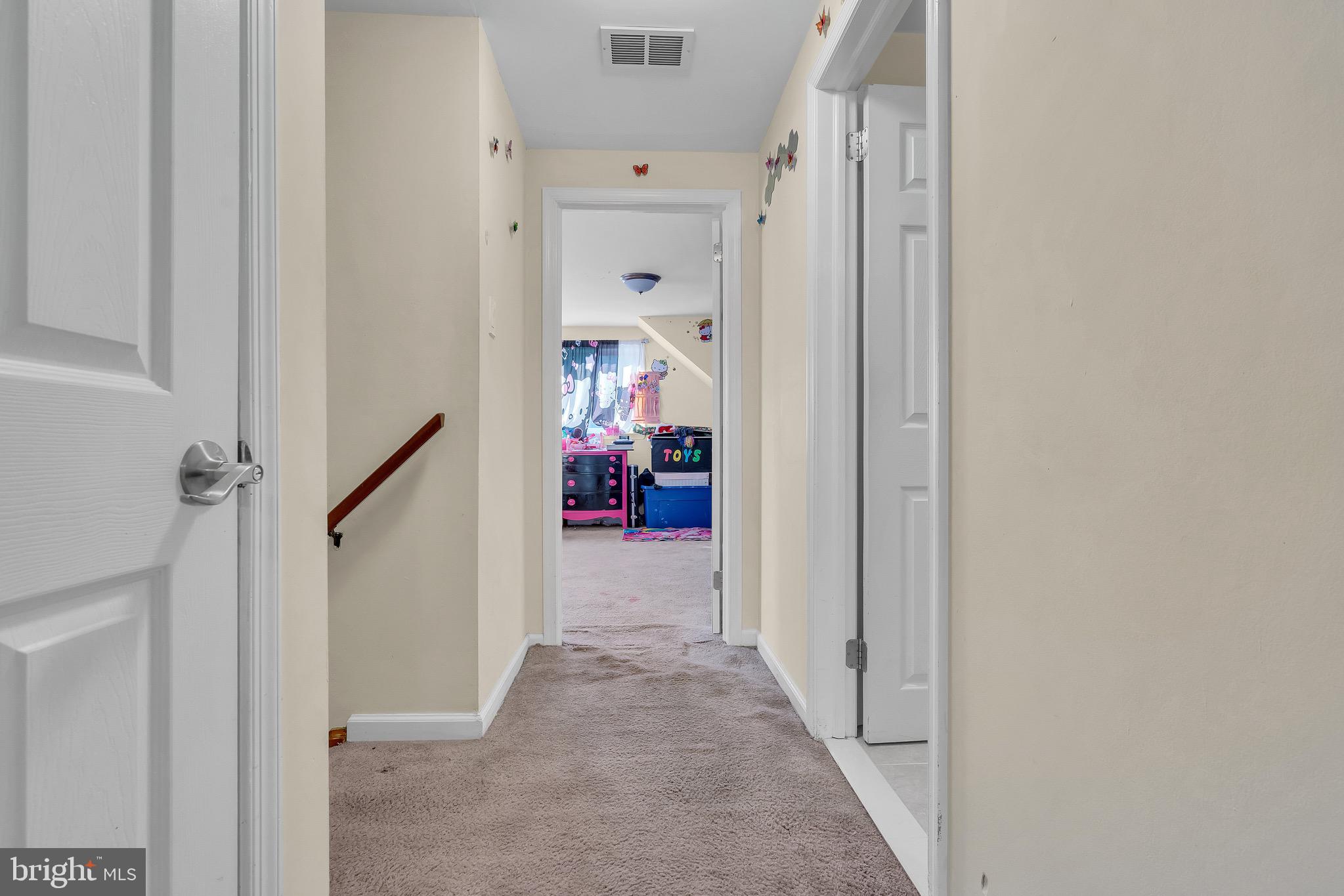 5042 HILLSIDE