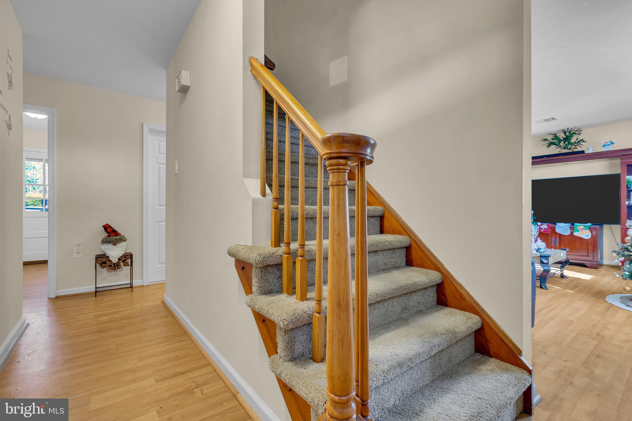 5042 HILLSIDE