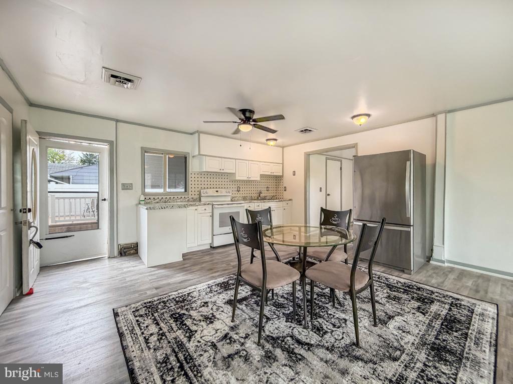 26 MIDWOOD LANE