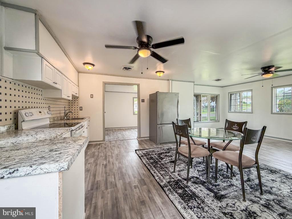 26 MIDWOOD LANE