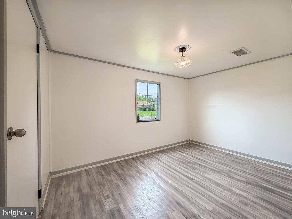 26 MIDWOOD LANE