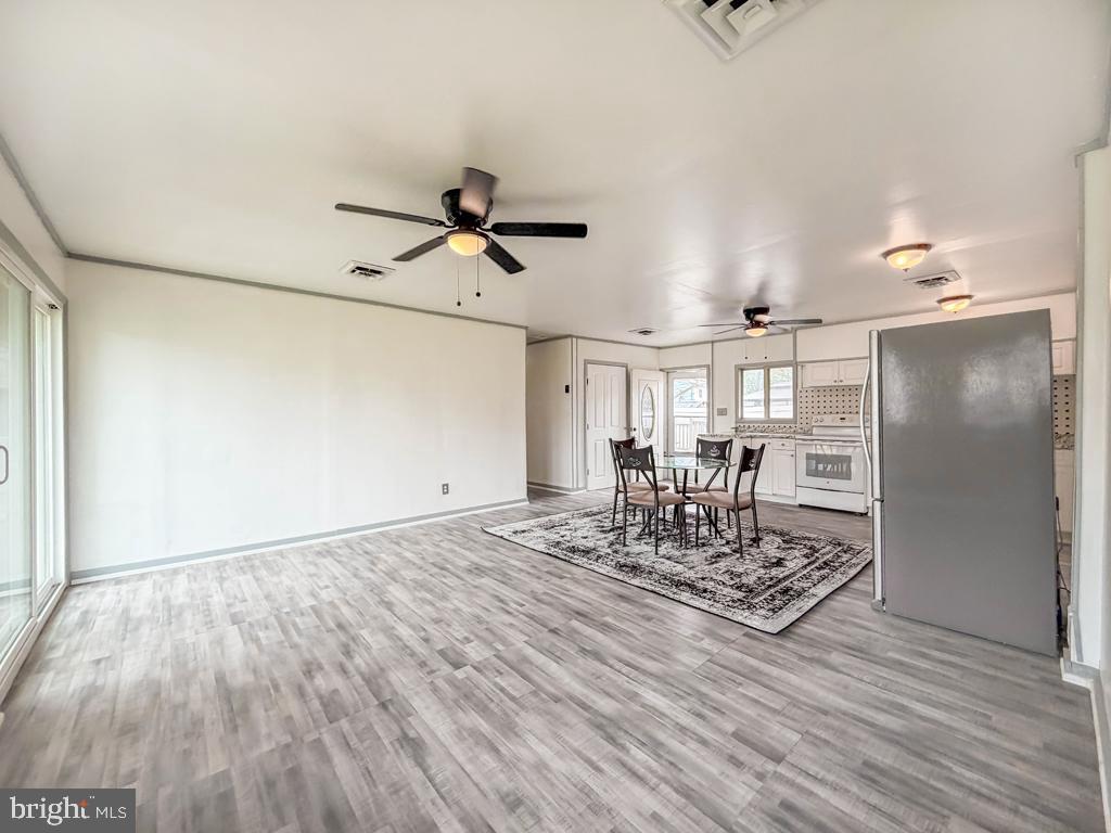 26 MIDWOOD LANE