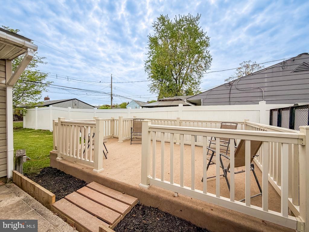 26 MIDWOOD LANE