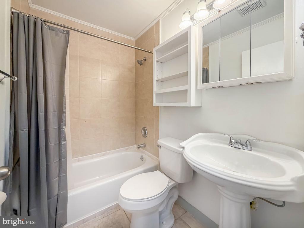 26 MIDWOOD LANE