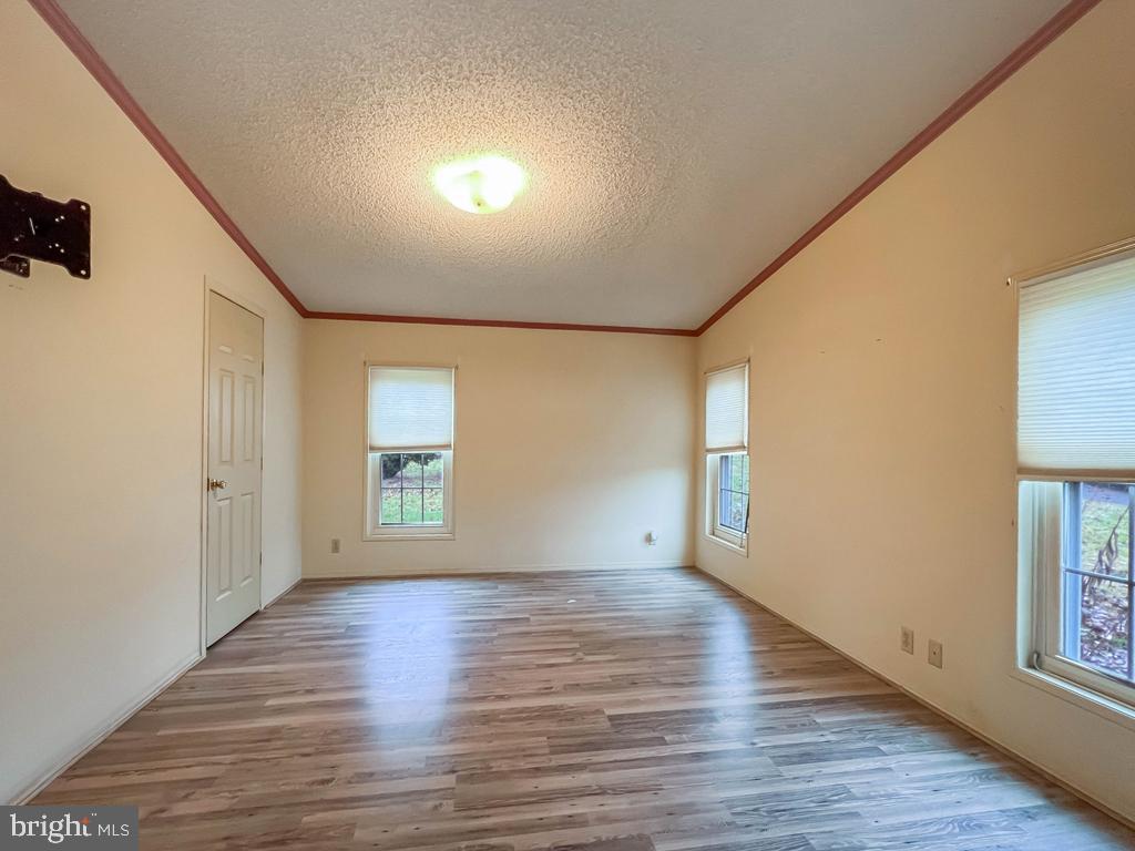 13 CLOVEDALE WAY
