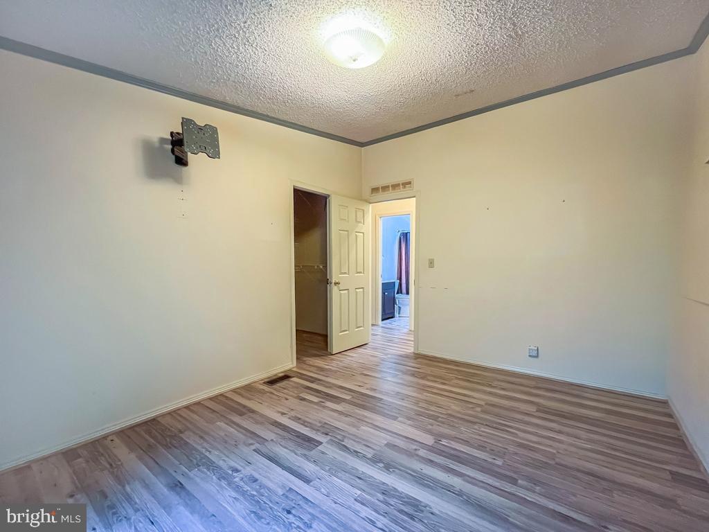 13 CLOVEDALE WAY