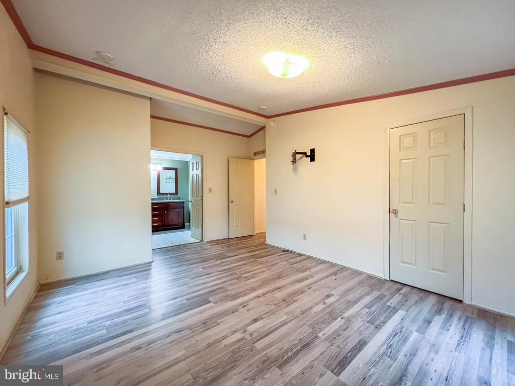13 CLOVEDALE WAY