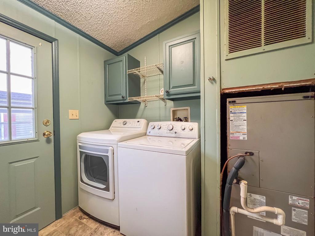 13 CLOVEDALE WAY