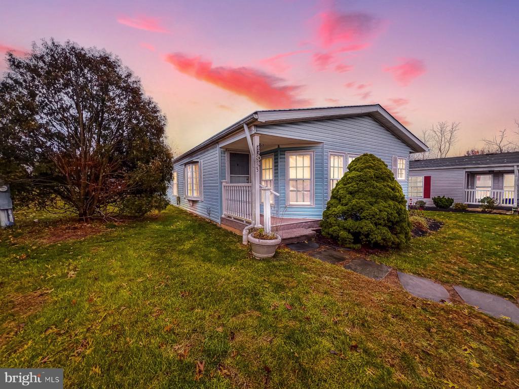 13 CLOVEDALE WAY