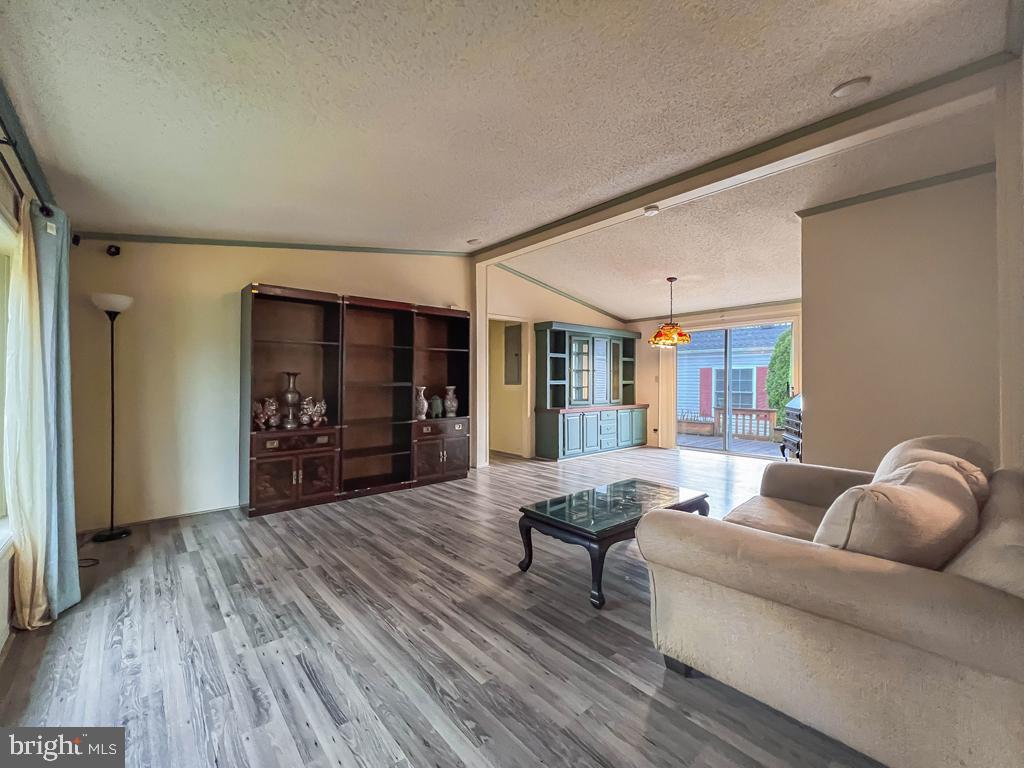 13 CLOVEDALE WAY
