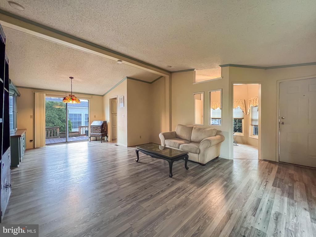 13 CLOVEDALE WAY