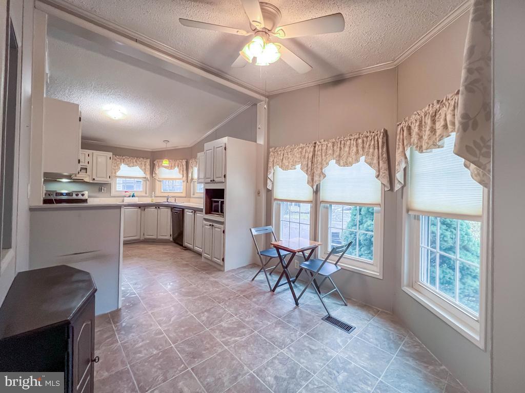 13 CLOVEDALE WAY