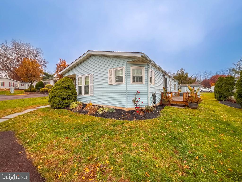 13 CLOVEDALE WAY