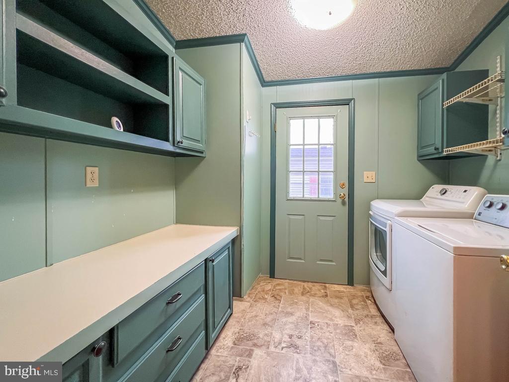 13 CLOVEDALE WAY