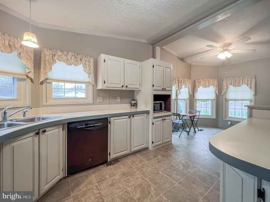 13 CLOVEDALE WAY