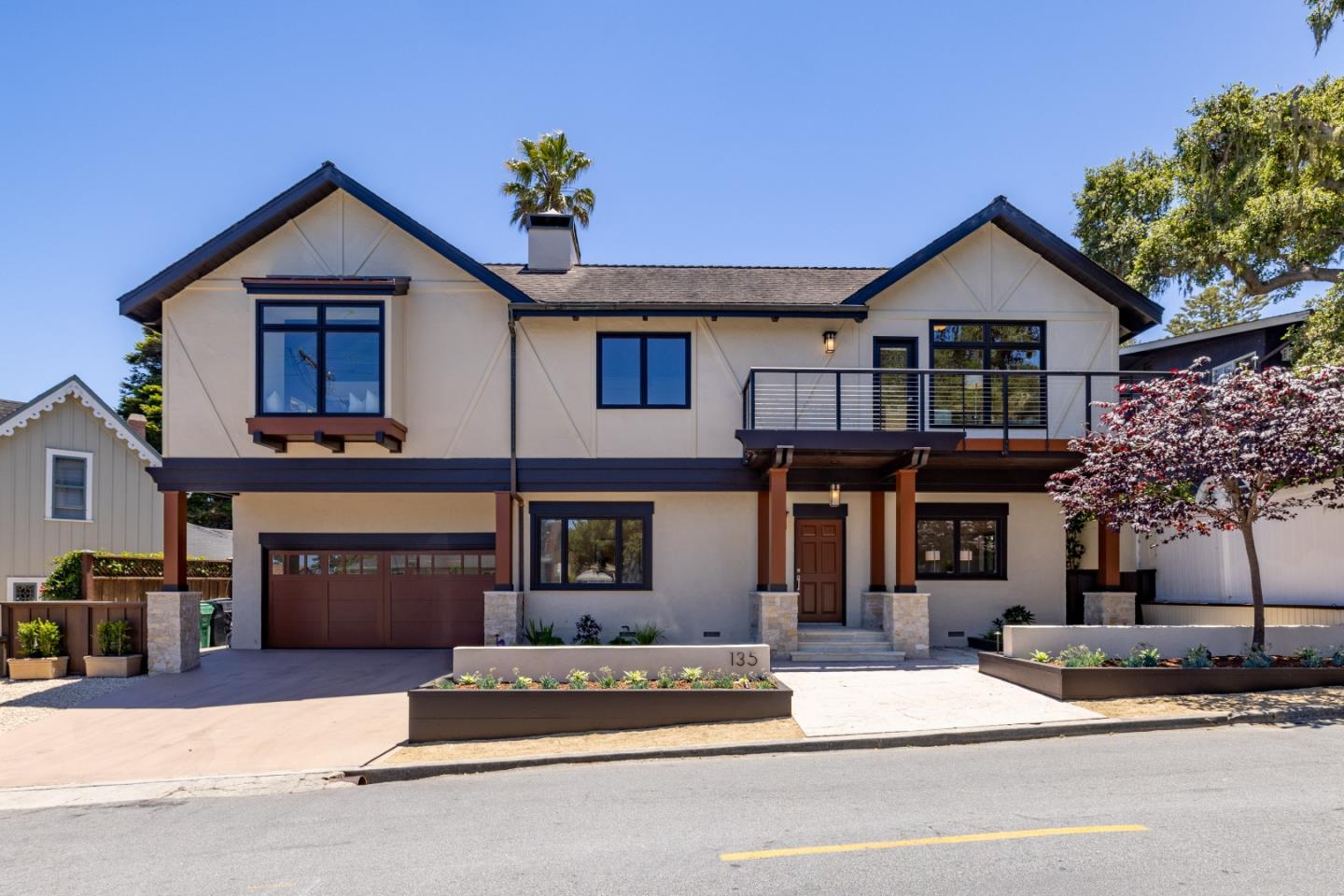 135 Pacific AVE