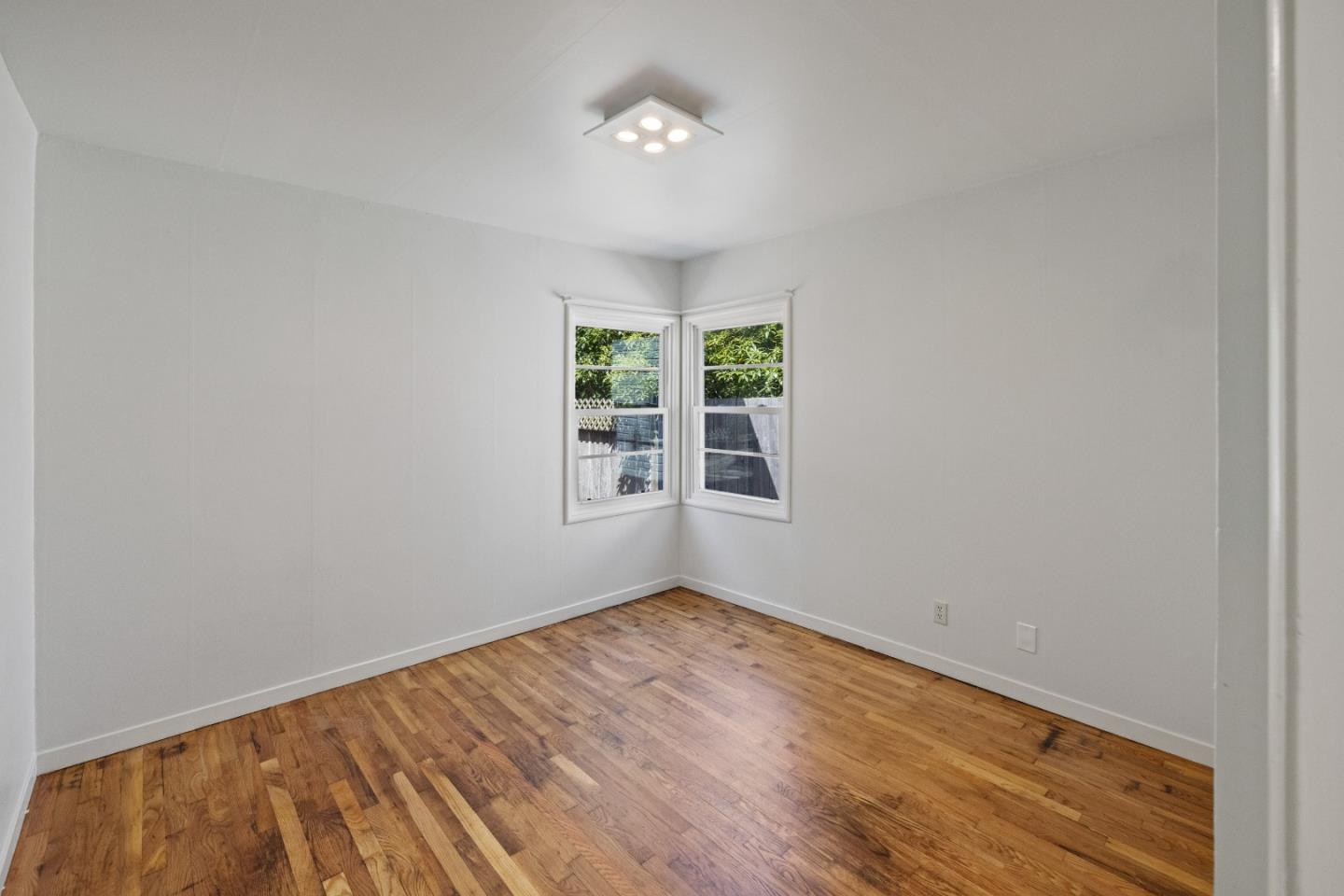 954 Seapalm AVE