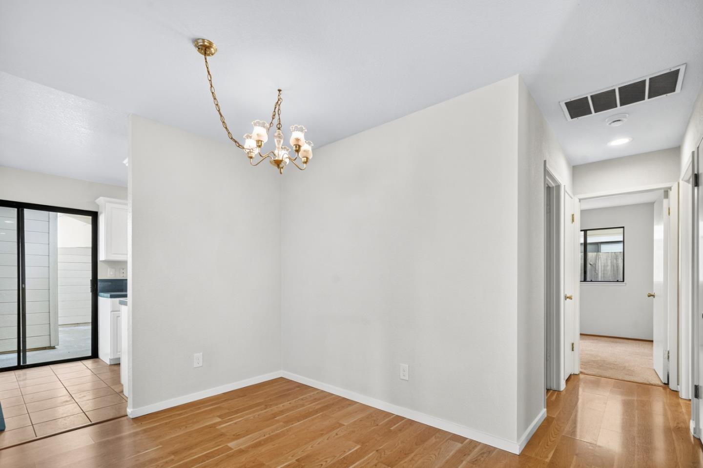 1037 Olympic LN