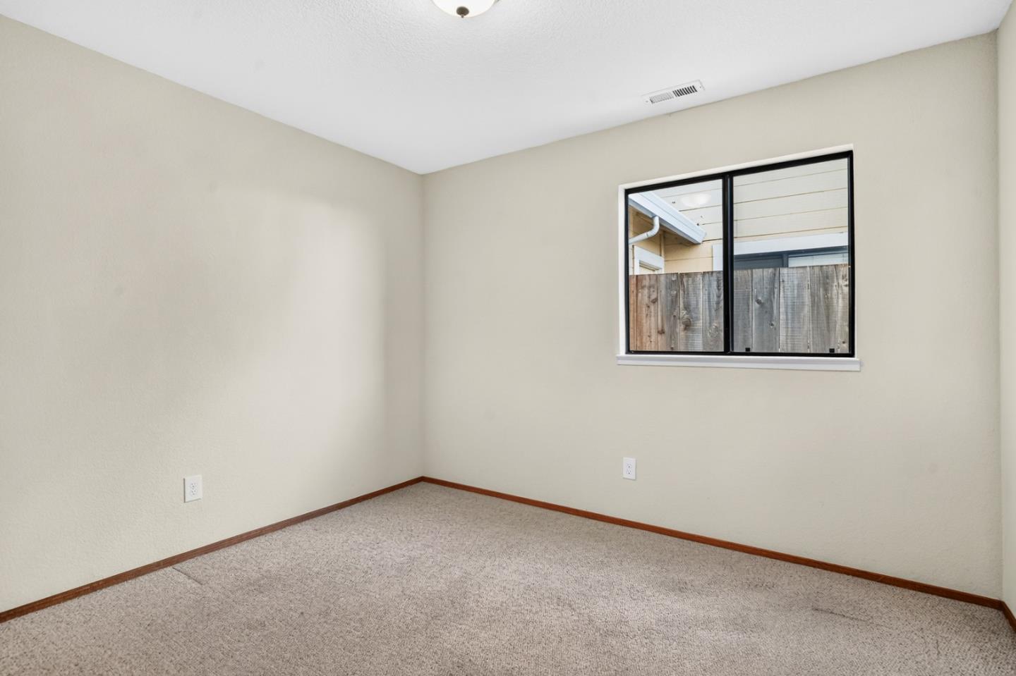 1037 Olympic LN