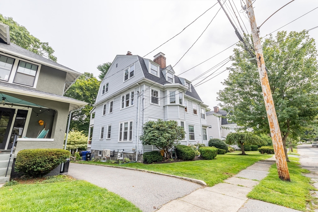 18 Hawthorn Road # 2