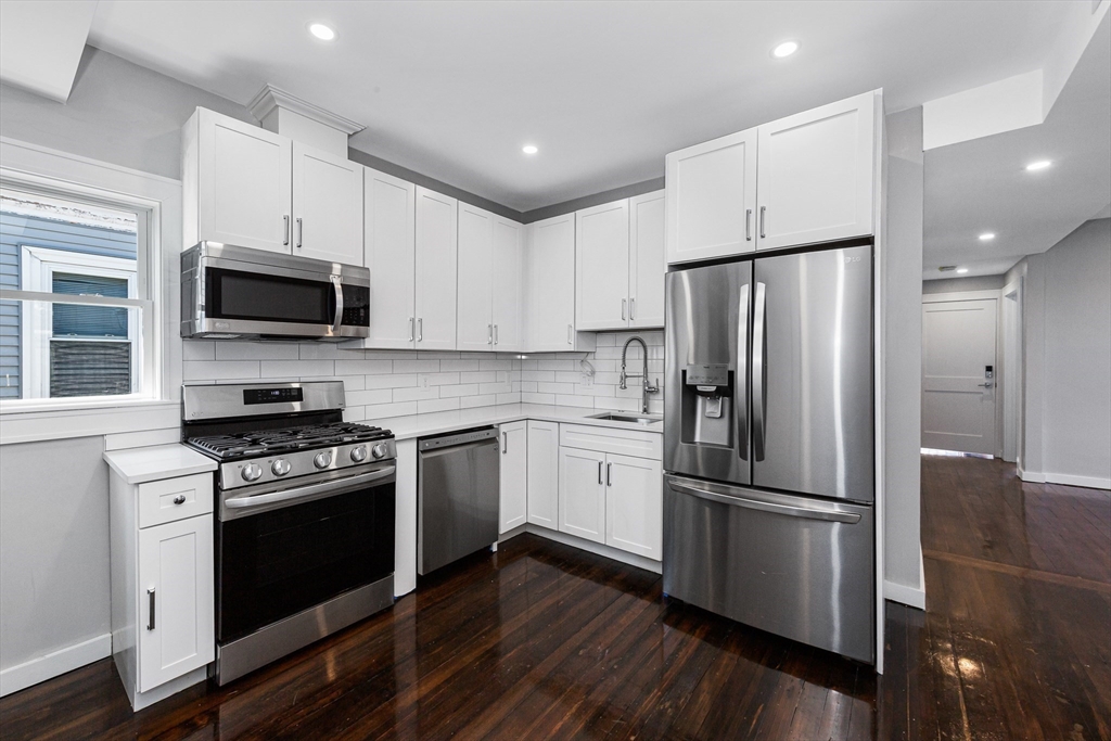 19 Chase St # 2R