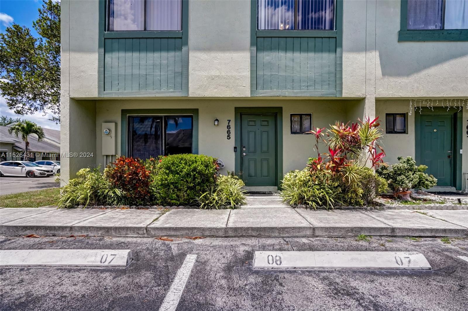 7665 NW 38th Ct Unit: 7665